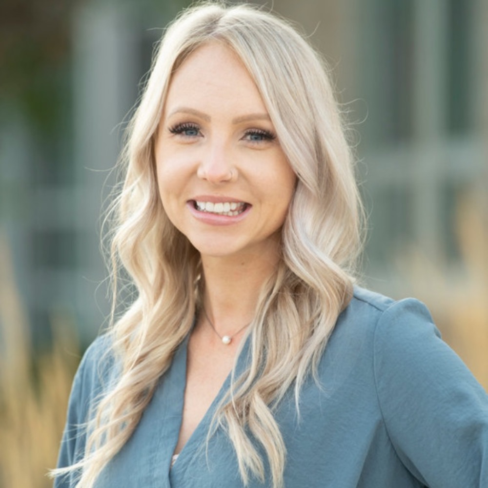 Meet your Posher, Desirae
